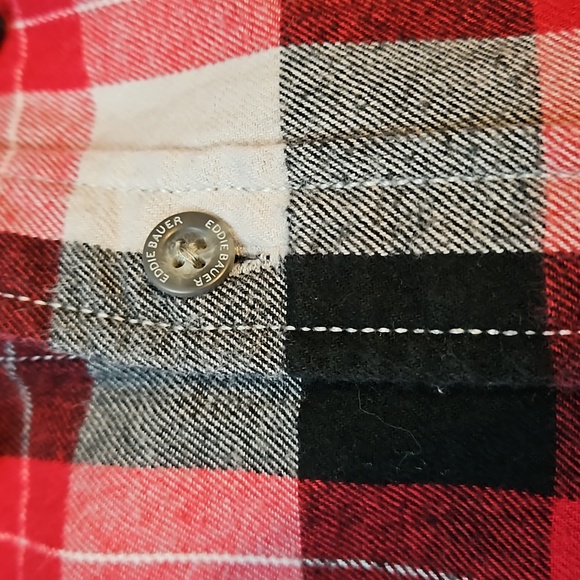 Eddie Bauer Men's Flannel Button Down Shirt Size M Relaxed Fit Plaid Red… - Picture 9 of 12